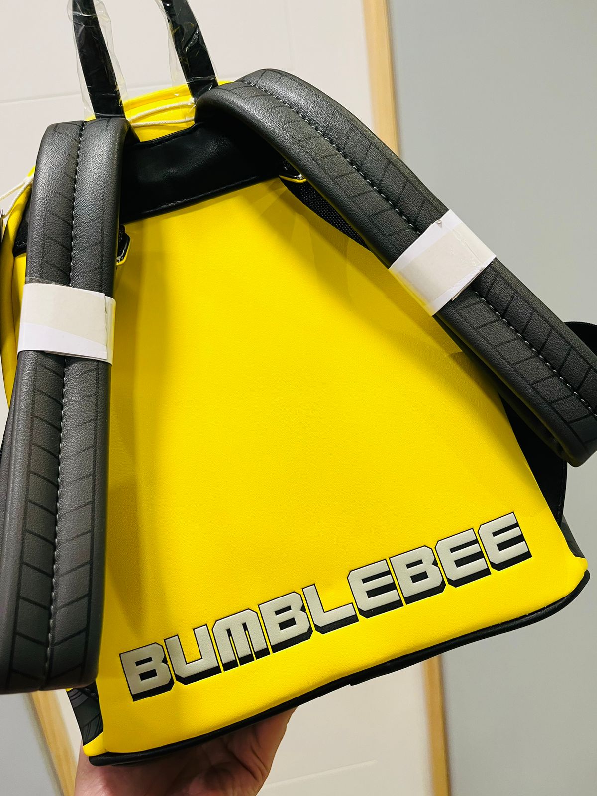 Mochila Loungefly Bumblebee